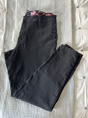 Straight Leg Black Women’s Jeans